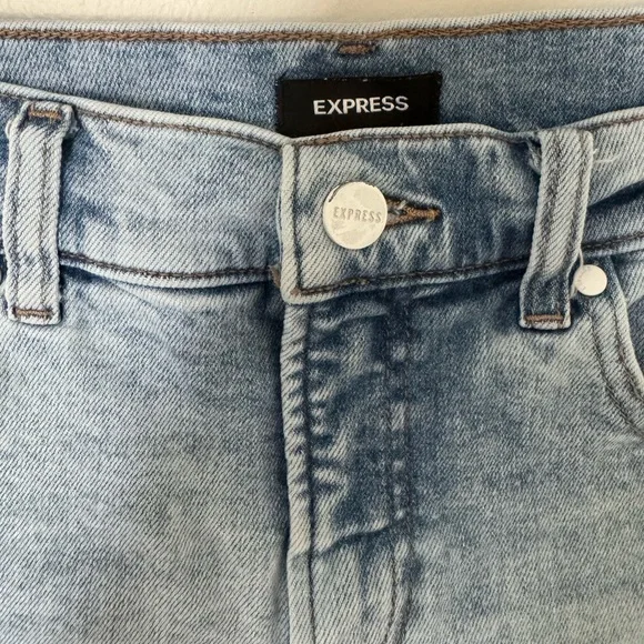 Express Women's Shorts - Picture 3 of 6